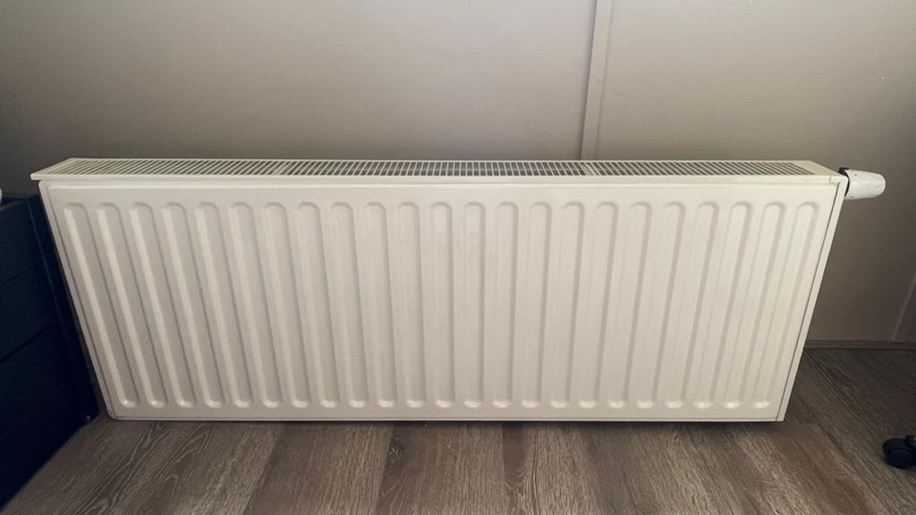 Radiator 120 cm x 50 cm met thermostaatknop, Doe-het-zelf en Verbouw, Verwarming en Radiatoren, Ophalen, 60 tot 150 cm, Radiator
