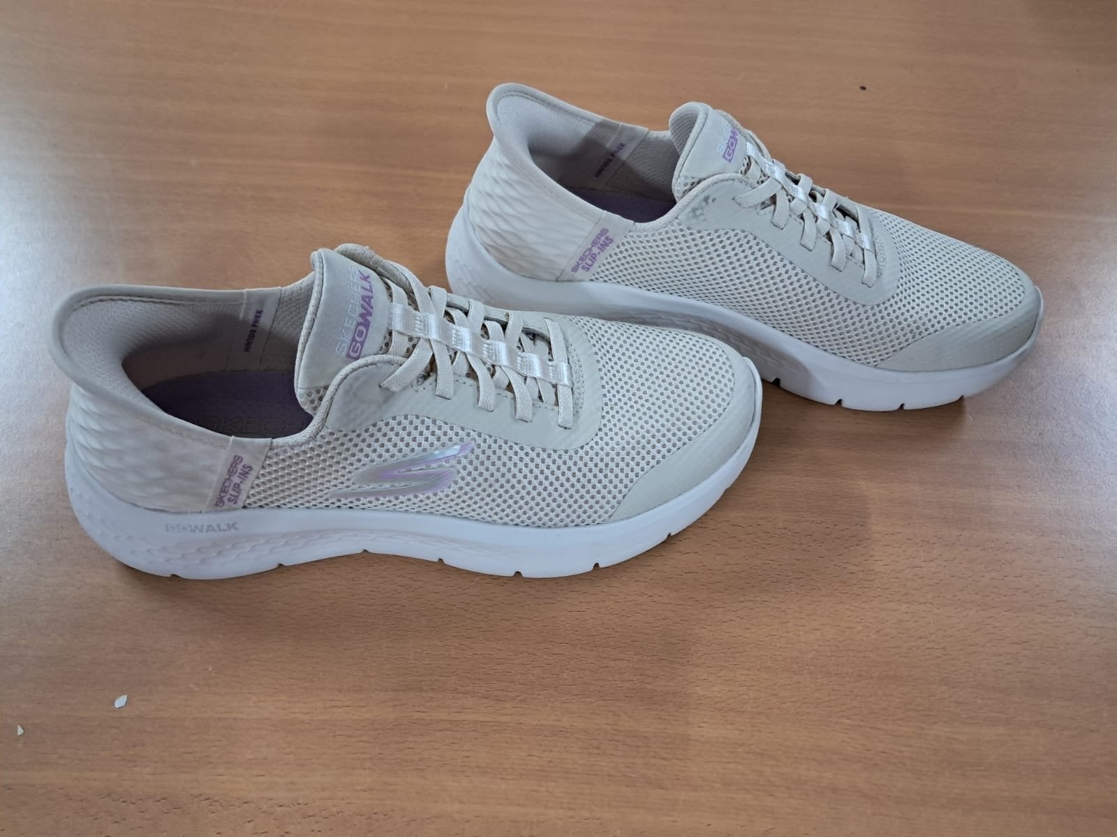 Skechers Go Walk sneakers - maat 38, Ophalen, Zo goed als nieuw, Beige, Sneakers of Gympen
