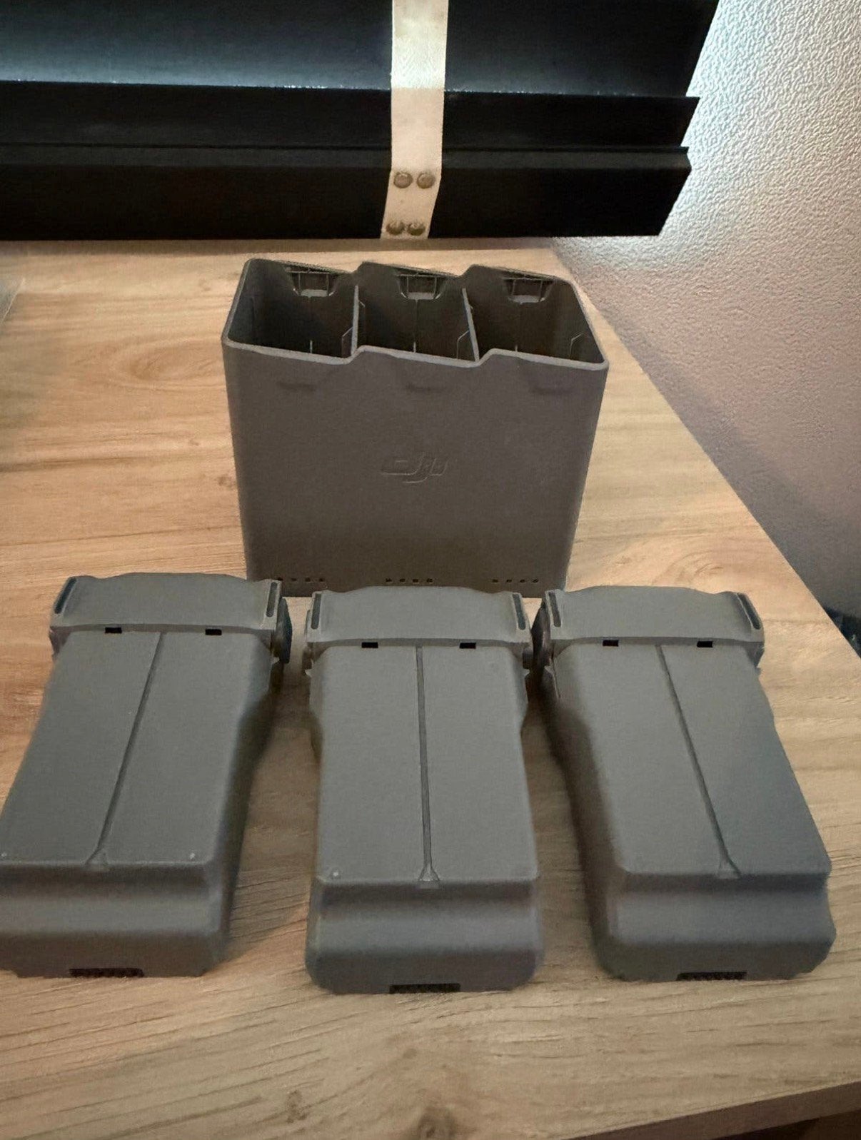 DJI Mini 5 Pro Charging Hub + 3 Originele Accu’s, Ophalen of Verzenden, Zo goed als nieuw