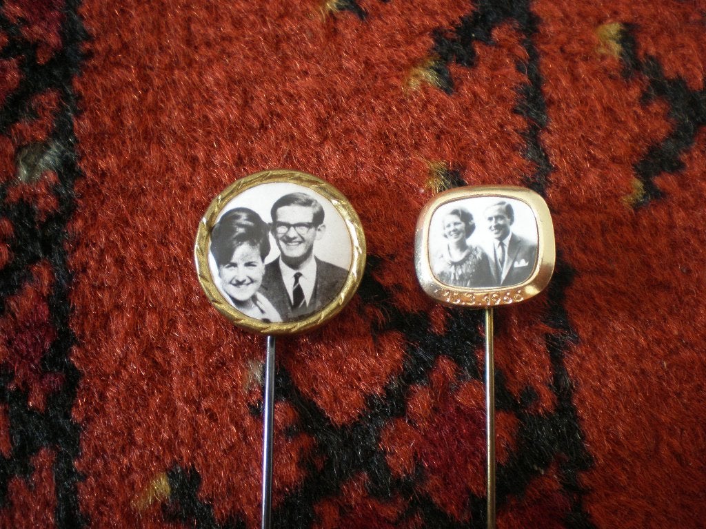 Oude foto beatrix en claus / p.v. Vollenhoven, Ophalen of Verzenden, Zo goed als nieuw, Kaart, Foto of Prent