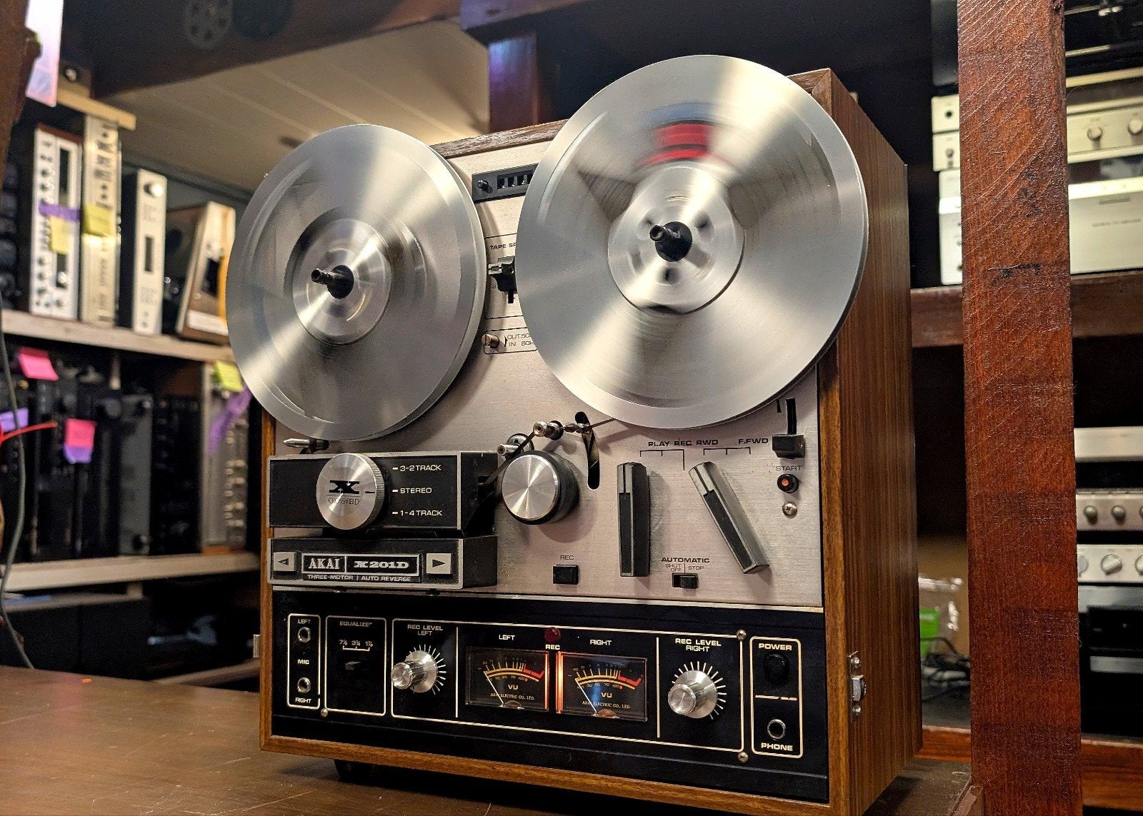 AKAI X-201D • GARANTIE • ONDERHOUDEN • INCL PLASTIC SPOELEN, Akai Auto Reverse Bandrecorder, Rick's Audio 
De Kempen 18 
6021PZ Budel 
+31 (0)495 785698
info@ricks-audio.com