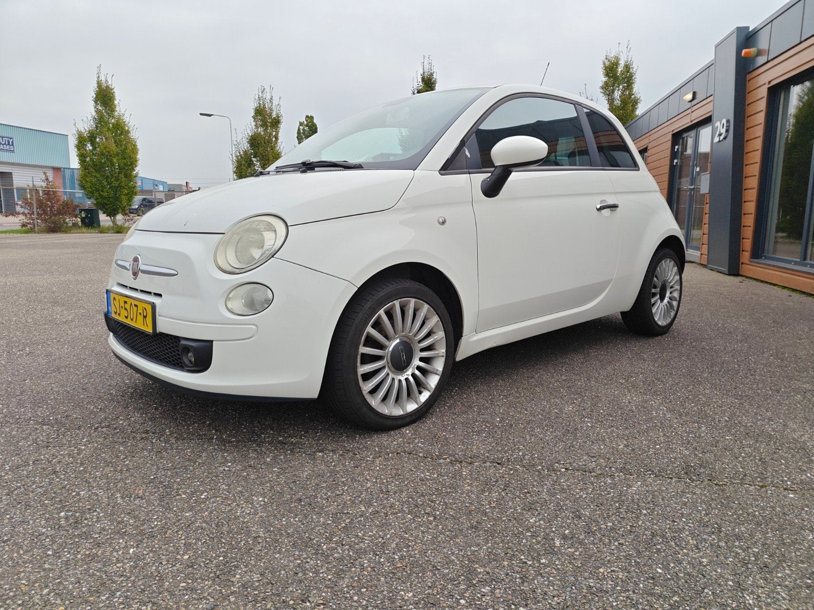 Fiat 500 1.4 16V Pop 73KW C 2008 Wit, nette auto!, Auto's, Voorwielaandrijving, 101 pk, Elektrische ramen, 31 €/maand