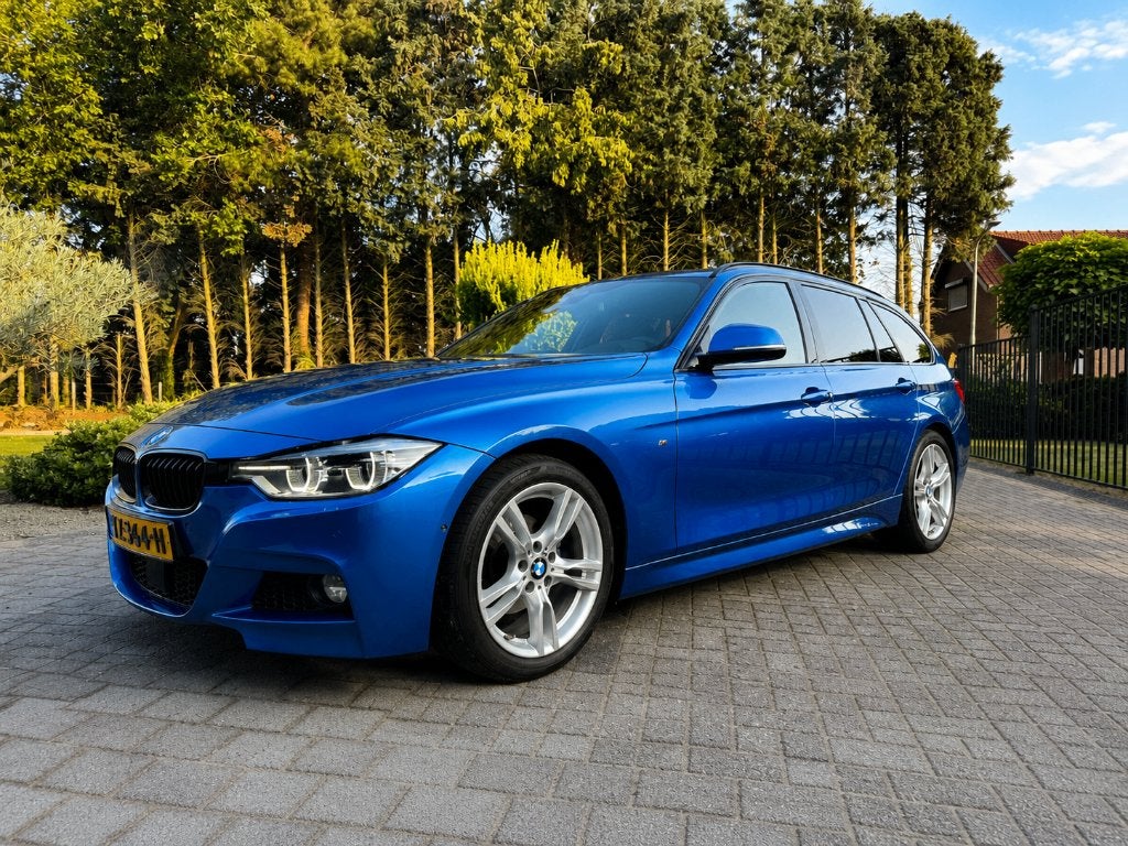 BMW 320i M-Sport/NL-Auto/Carplay/Trekhaak/Full options!, Auto's, 1998 cc, Achterwielaandrijving, 1800 kg, 4 cilinders