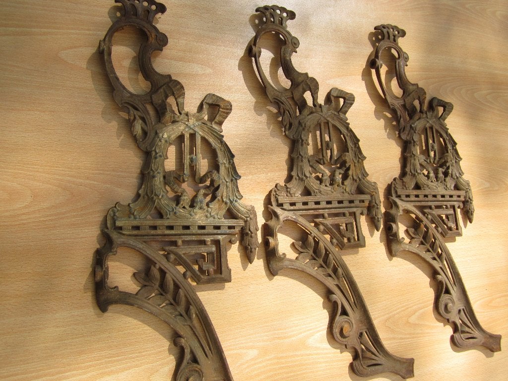 Set van 3 Antieke Gietijzeren Decoratieve Beugels, Antiek en Kunst, Ophalen of Verzenden