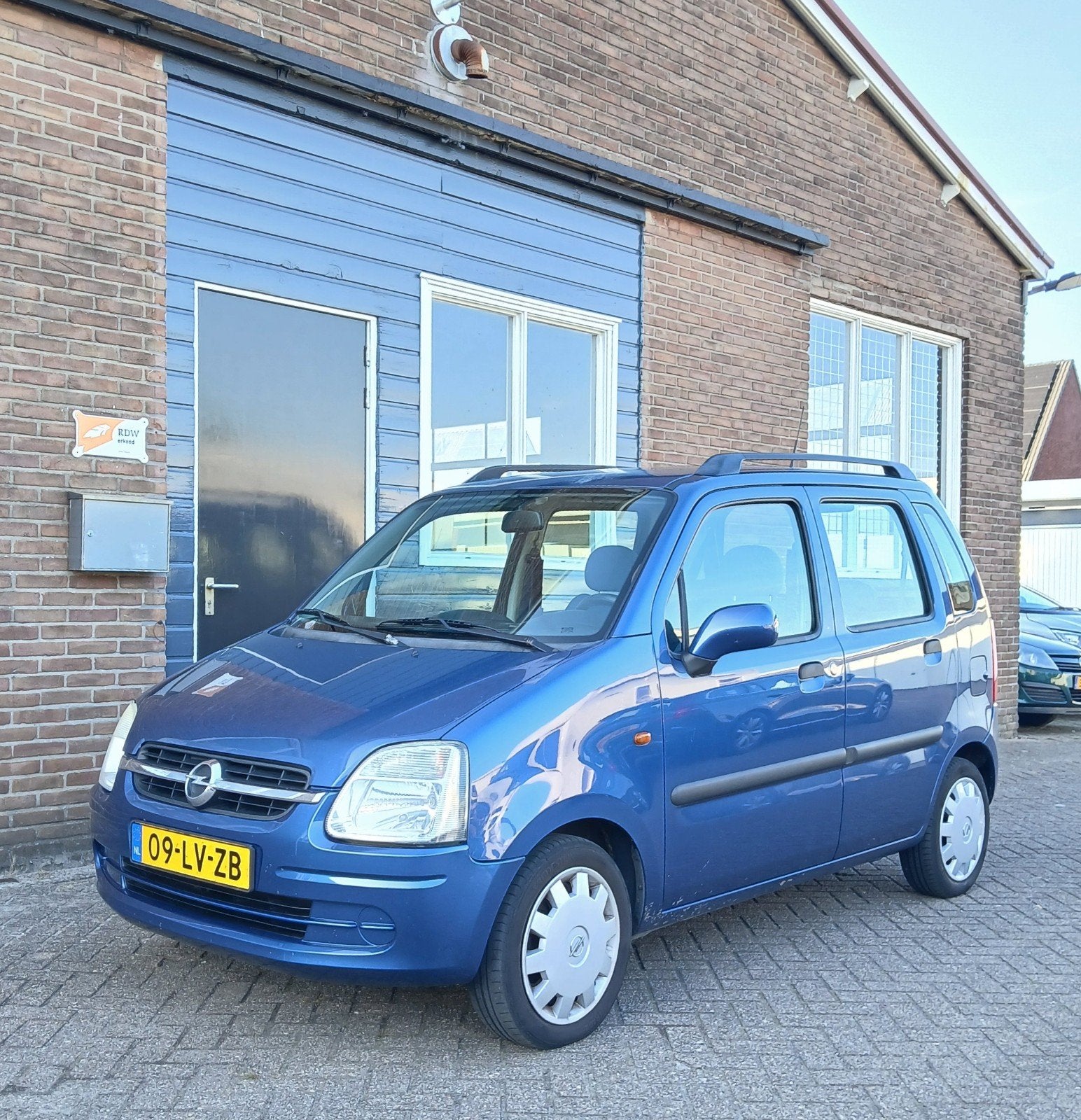 Opel Agila 1.2 16v Color Edition / Trekhaak / Schuifdak, Voorwielaandrijving, Stof, 40 €/maand, Blauw
