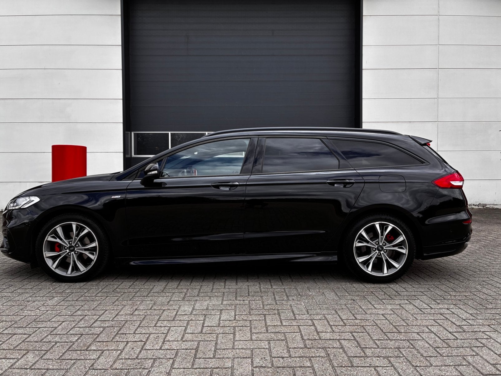 Ford Mondeo 2.0 HEV Hybride ST-Line 2021, Auto's, Ford, 4 cilinders, Mondeo, Stationwagon, Dealer onderhouden