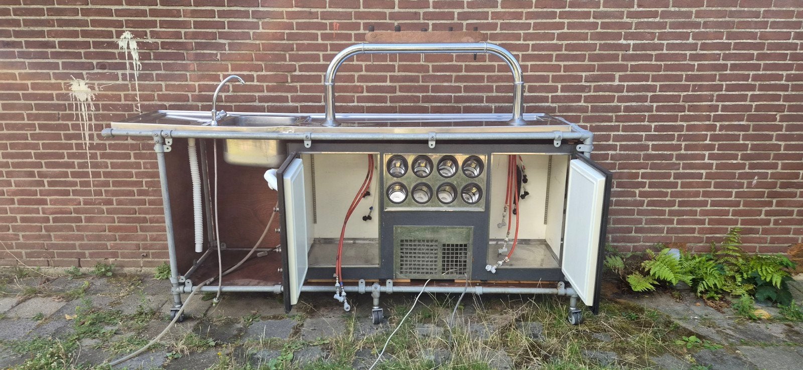 Mobiele 5-kraans bar / tapinstallatie inclusief 5 fusten, Ophalen, Gebruikt, Overige typen