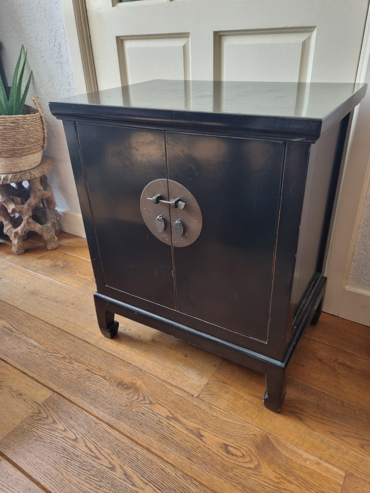 Vintage chinees 2 deurs kastje bijna gratis, Antiek en Kunst, Antiek | Meubels | Kasten, Ophalen