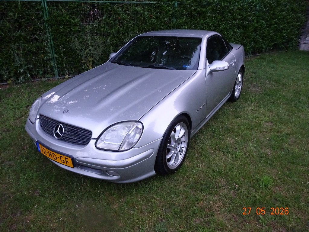 Mercedes-Benz SLK 2.0 Slk200 Kompr Roadster 2001 Grijs, Auto's, Mercedes-Benz, Metallic lak, 1998 cc, Achterwielaandrijving, Zwart
