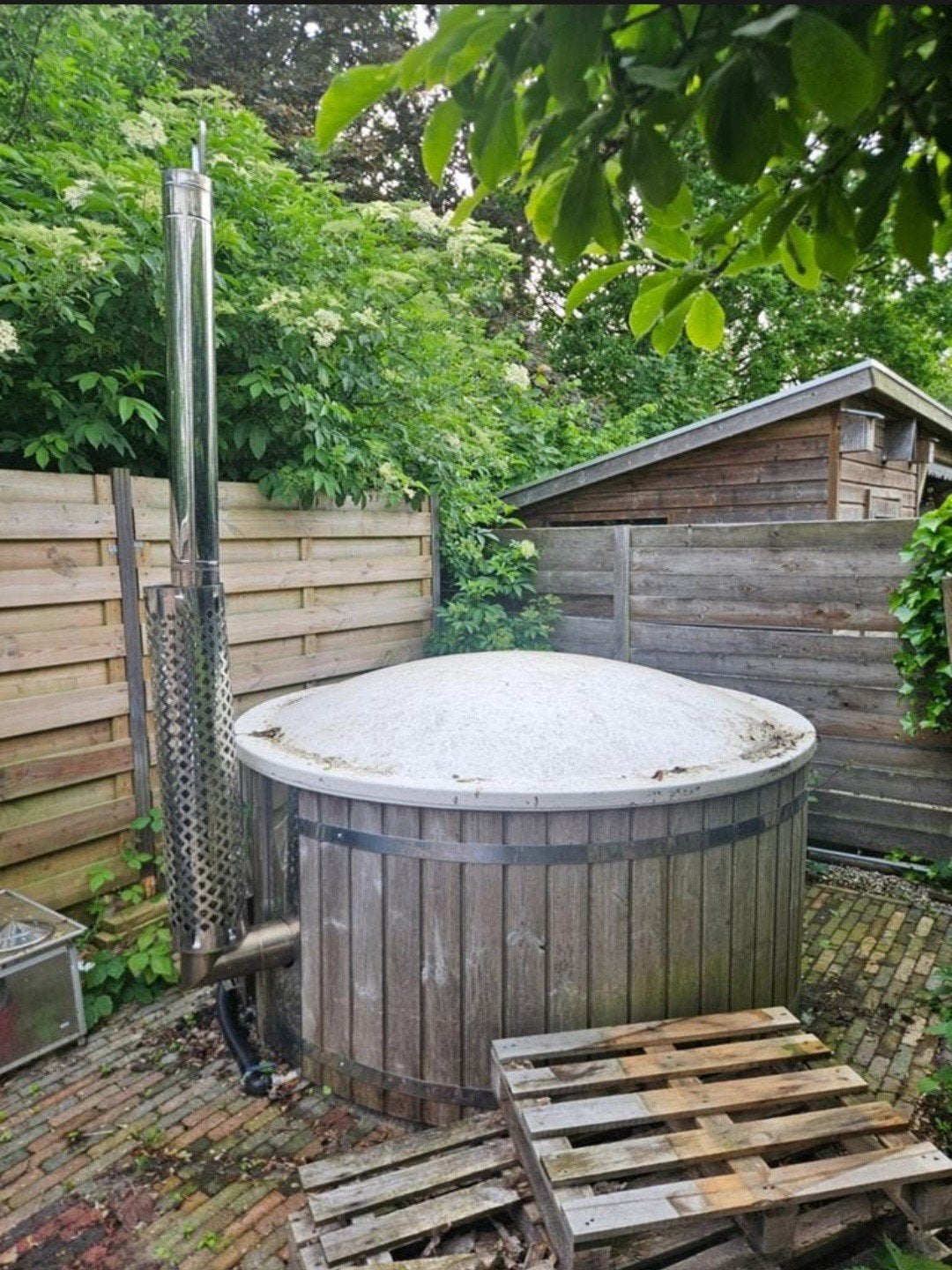 Hottub 200cm Houtgestookt. in nette staat!, Gebruikt, Ophalen of Verzenden, Vast