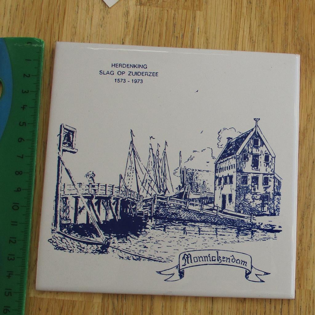 siertegel 15x15cm Monnickendam slag op zuiderzee 1973, Antiek en Kunst, Ophalen of Verzenden