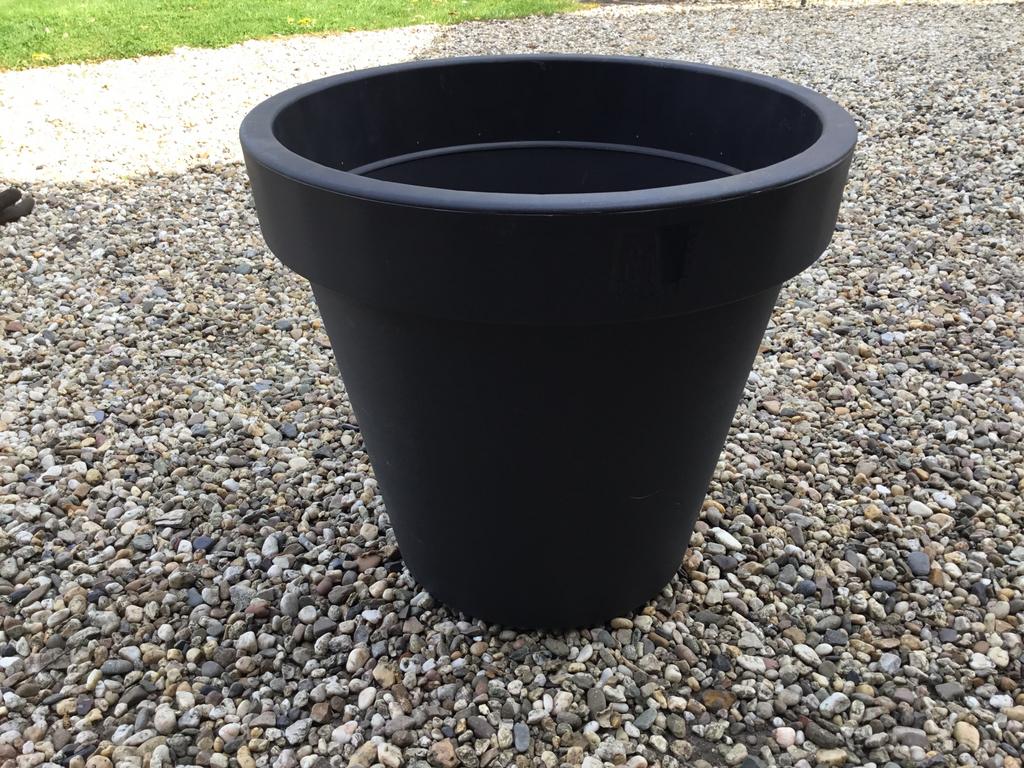 Donkergrijze grote bloempot - diameter 48 cm, Tuin en Terras, Bloempotten, Ophalen, Kunststof, Gebruikt, 40 cm of meer