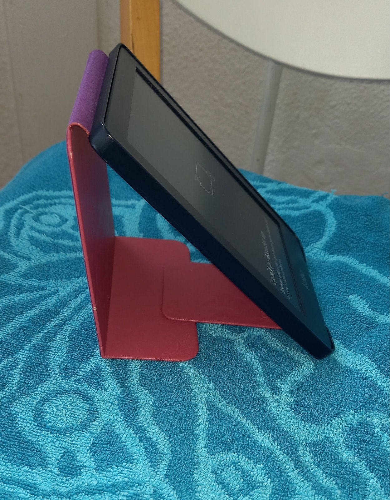 Kobo Clara HD rozerode hoes, Ophalen of Verzenden, Zo goed als nieuw, Rakuten Kobo