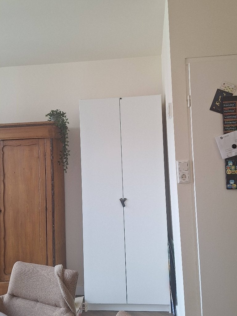 Witte kast, Ophalen, Gebruikt, 25 tot 50 cm, Met deur(en)