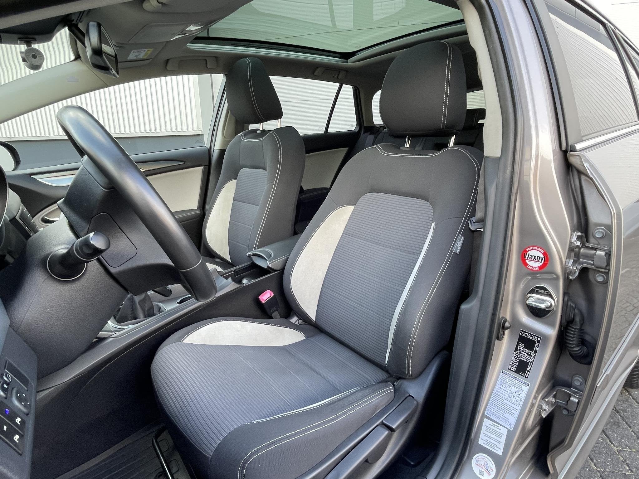 Toyota Avensis Touring Sports 1.8 VVT-i Lease Pro, Auto's, Voorwielaandrijving, Dealer onderhouden, 4 cilinders, Bruin