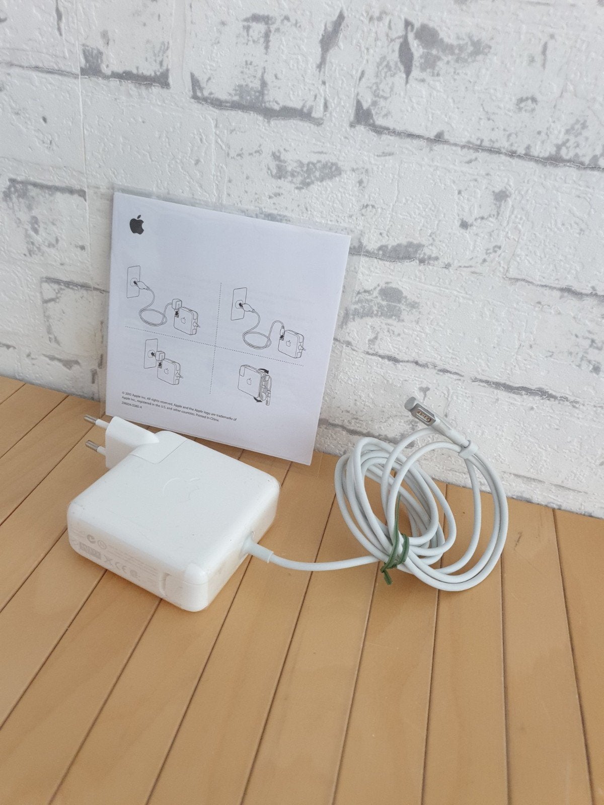 Apple 60W MagSafe-lichtnetadapter voor MacBook Pro, Ophalen of Verzenden, Gebruikt, Apple