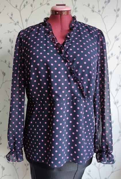 MADELEINE Polkadot Blouse maat 42 (Nieuw), Kleding | Dames, Blouses en Tunieken, Nieuw, Maat 42/44 (L), Overige kleuren, Ophalen of Verzenden