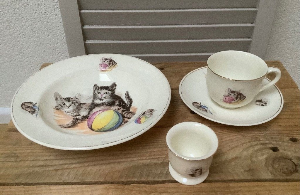 Beeldig (kinder) dejeuner van Petrus Regout, Antiek en Kunst, Ophalen of Verzenden