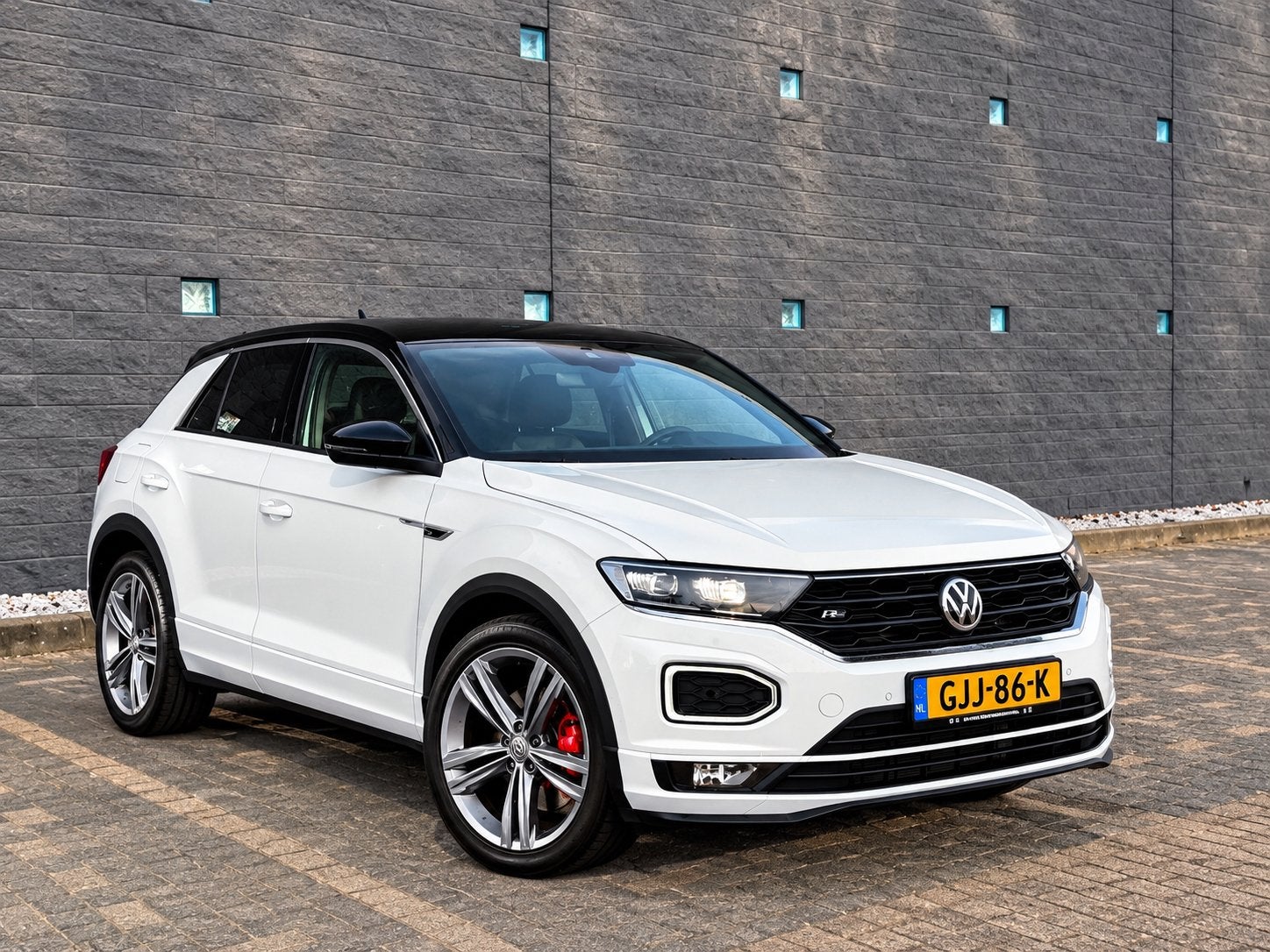 Volkswagen T-Roc 1.5 TSI 150pk 7-DSG 2020 Wit 3x R-Line, 15 km/l, 1498 cc, 4 cilinders, Wit