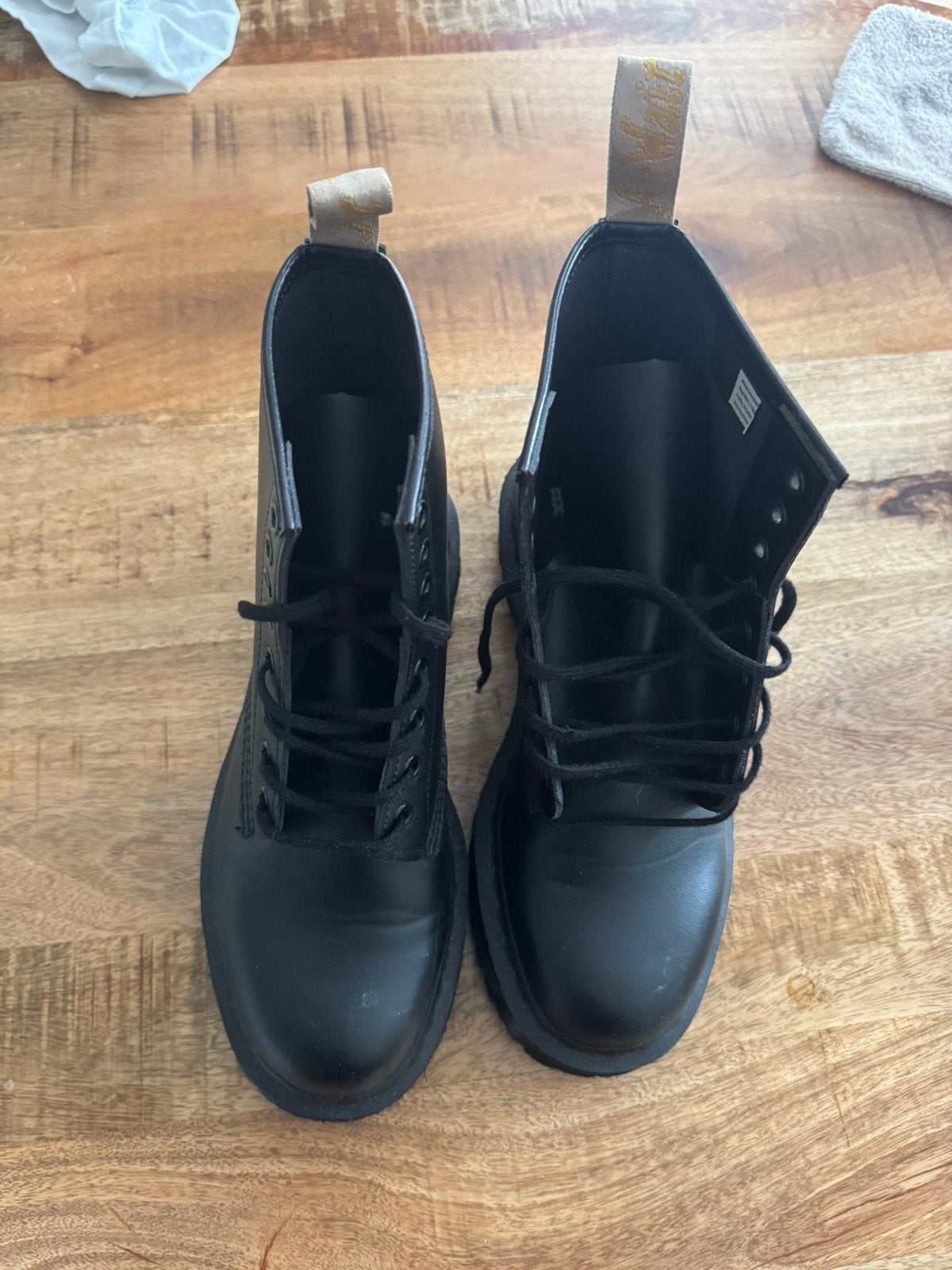 Dr martens schoenen VEGAN, nieuw!, Kleding | Dames, Schoenen, Ophalen of Verzenden, Nieuw, Zwart