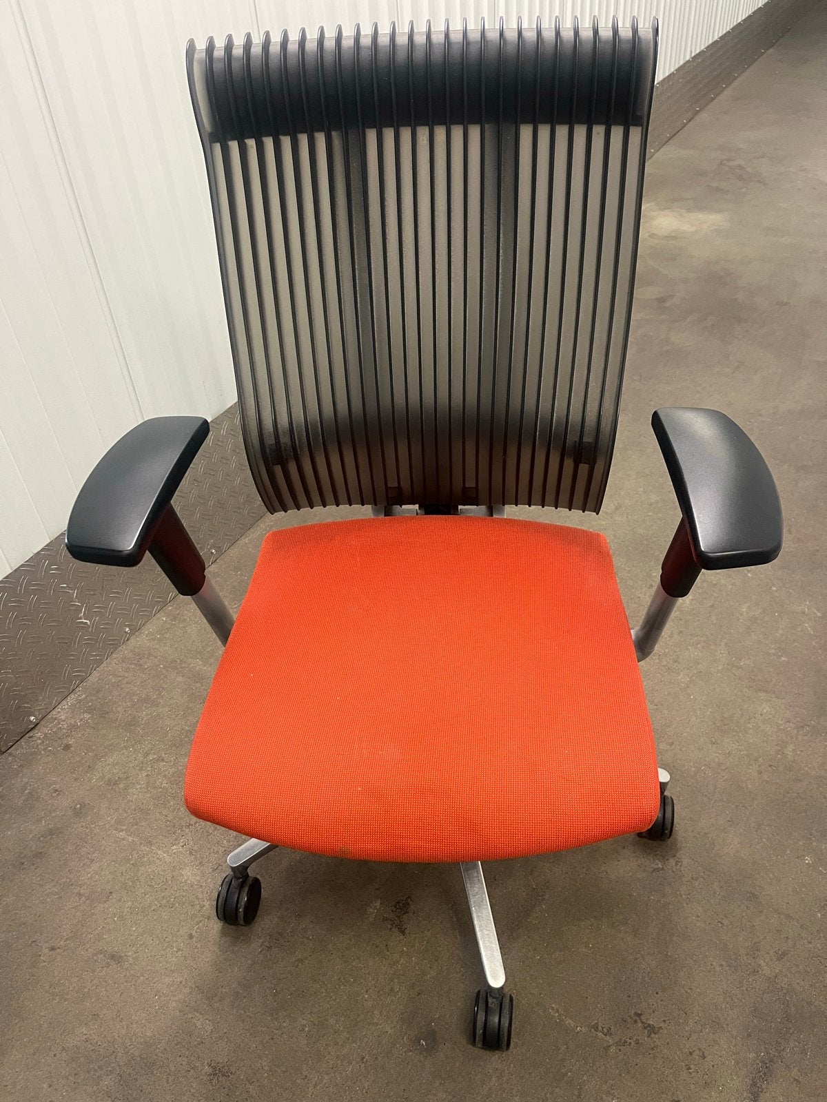 Orangebox Spina-02 Bureaustoel - Ergonomisch & Stijlvol, Ophalen, Gebruikt, Oranje, Bureaustoel