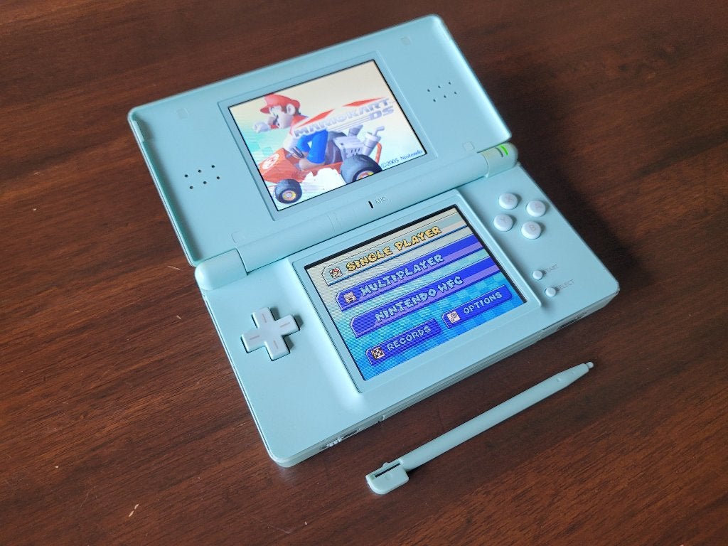 Nintendo Ds Lite met Spellen en Oplader, Spelcomputers en Games, Spelcomputers | Nintendo DS, Gebruikt, DS Lite, Blauw, Met games