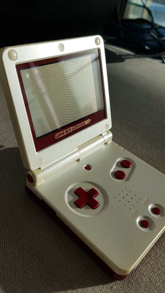 Nintendo Advance SP Famicom, Ophalen, Game Boy Advance SP