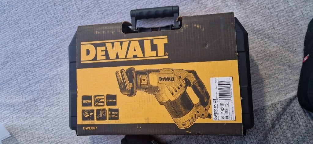 DeWALT DWE357K-QS 1050W reciprozaag – nieuw/ongebruikt, DeWalt, 70 mm of meer, Nieuw, 600 tot 1200 watt