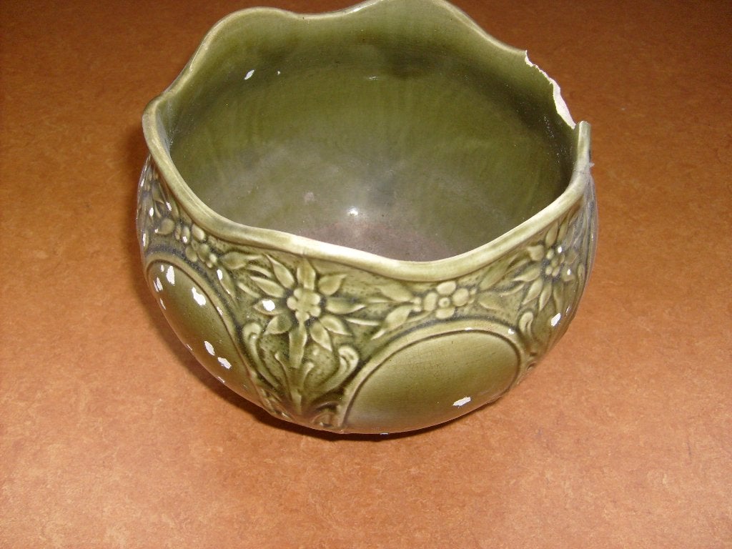 Zeer oude bloempot, met beschadigingen, is leuke decoratie !, Ophalen of Verzenden