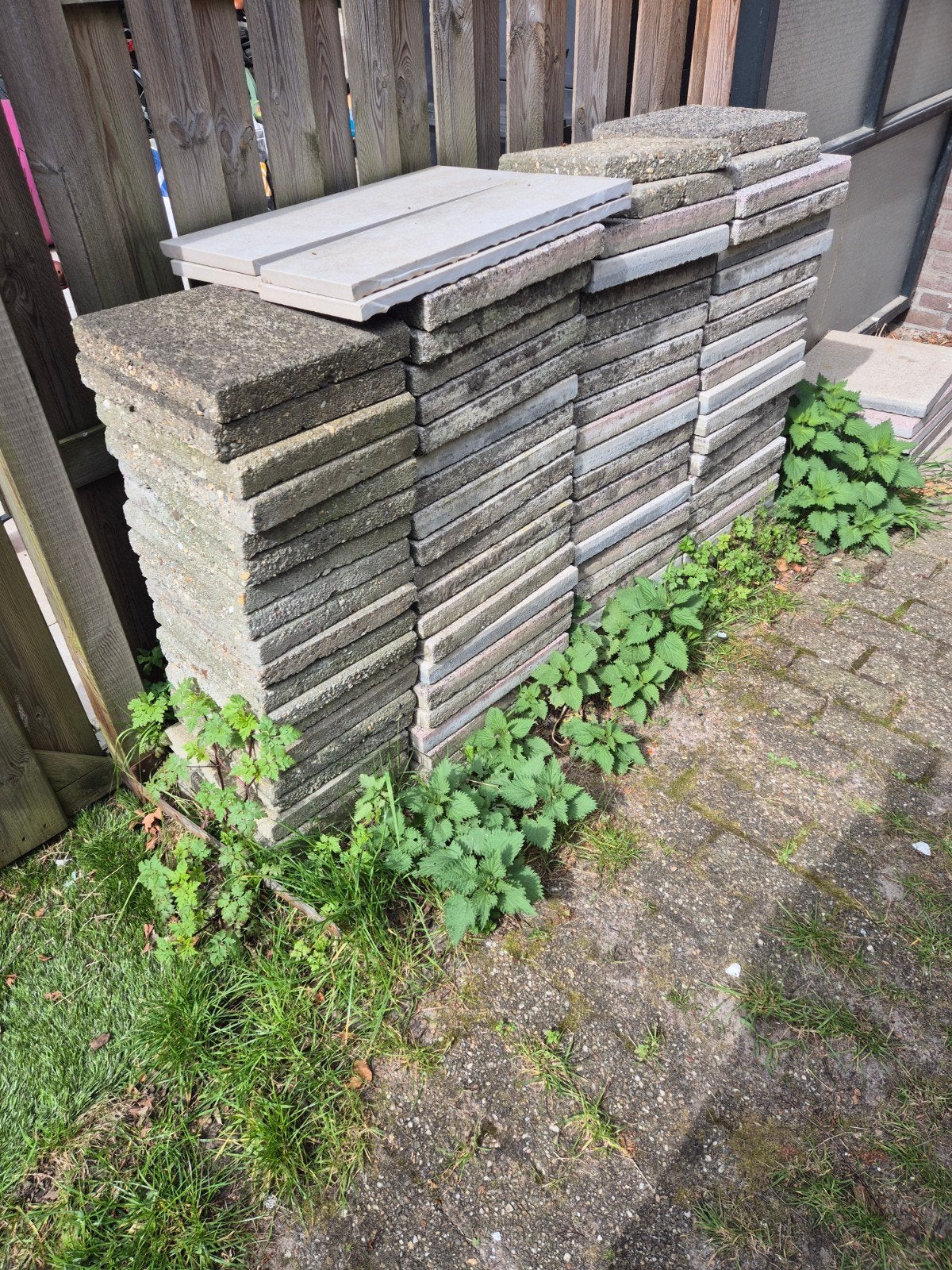 GRATIS Gebruikte terrastegels, Tuin en Terras, Ophalen, Gebruikt, 10 m² of meer, Beton