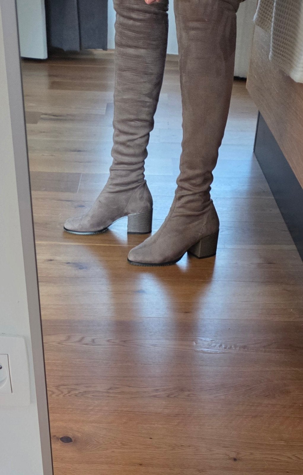 Cuplé Overknee Laarzen - Taupe Suede, Kleding | Dames, Overige kleuren, Nieuw, Ophalen of Verzenden, Hoge laarzen