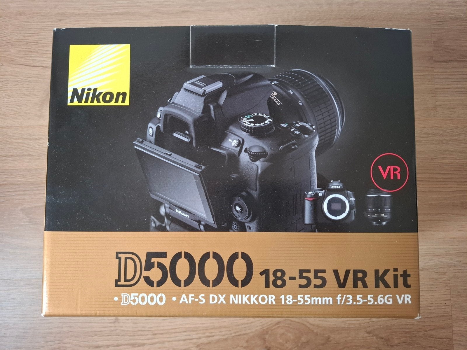 Nikon D5000 spiegelreflexcamera met 18-55mm VR kitlens, Ophalen of Verzenden