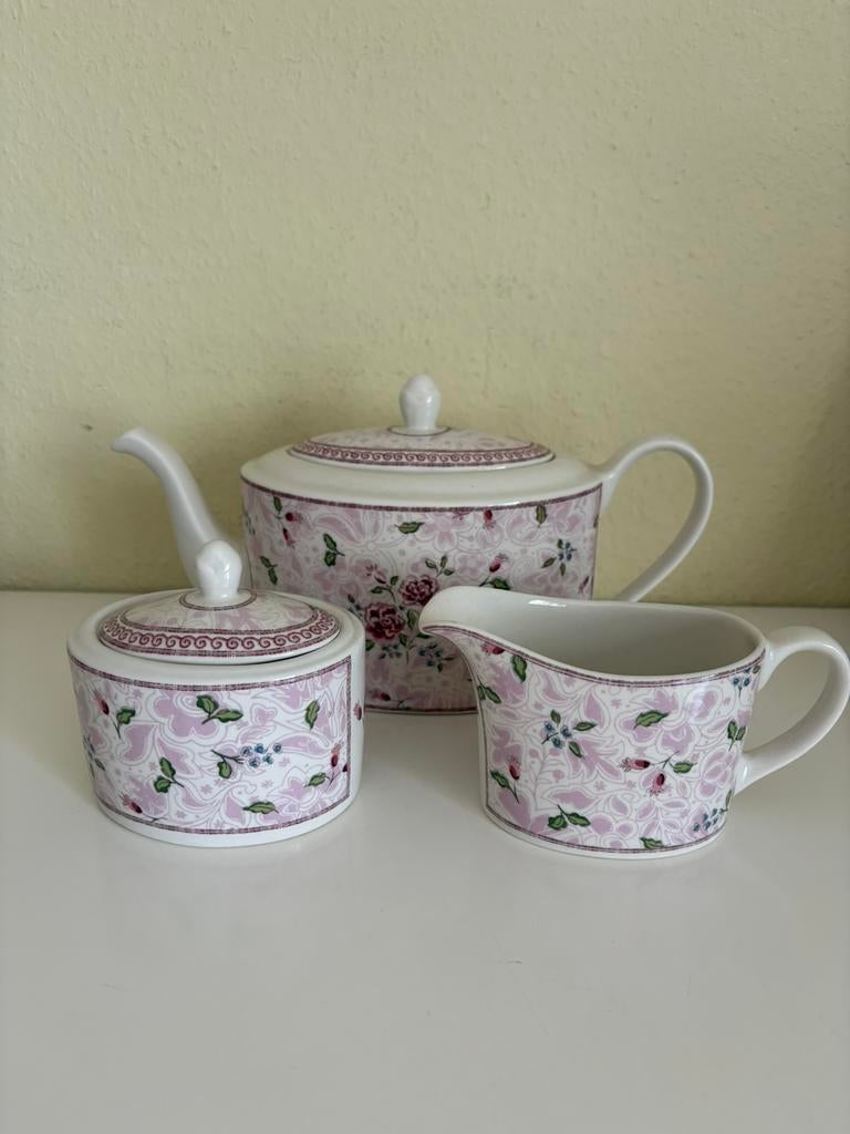 Theekan en roomstel Johnson Brothers Rose Damask, Ophalen of Verzenden