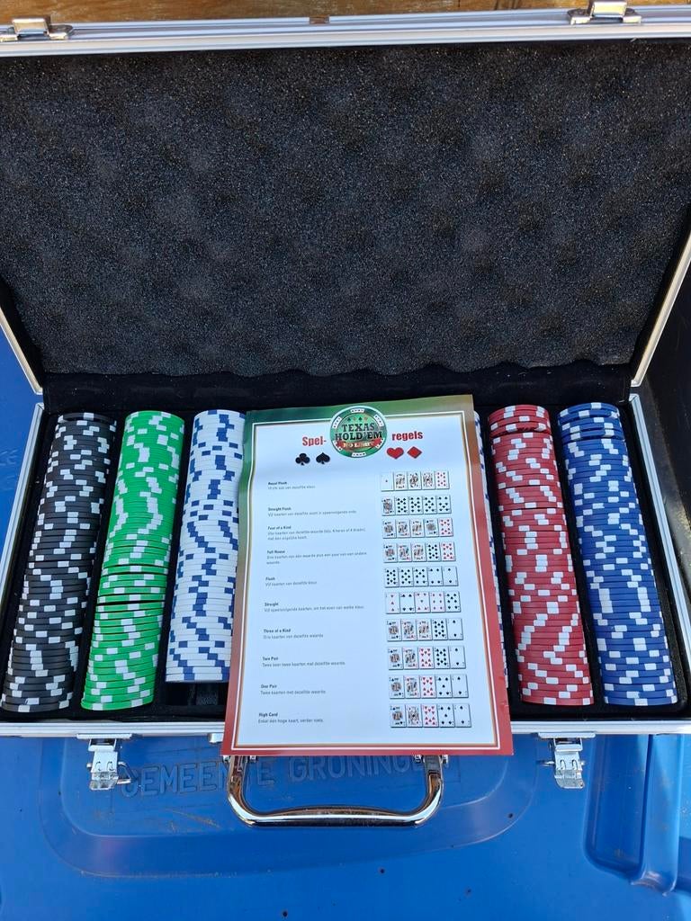 Pokerfiches set met kaarten en dobbelstenen, Hobby en Vrije tijd, Vijf spelers of meer, Ophalen, Gebruikt