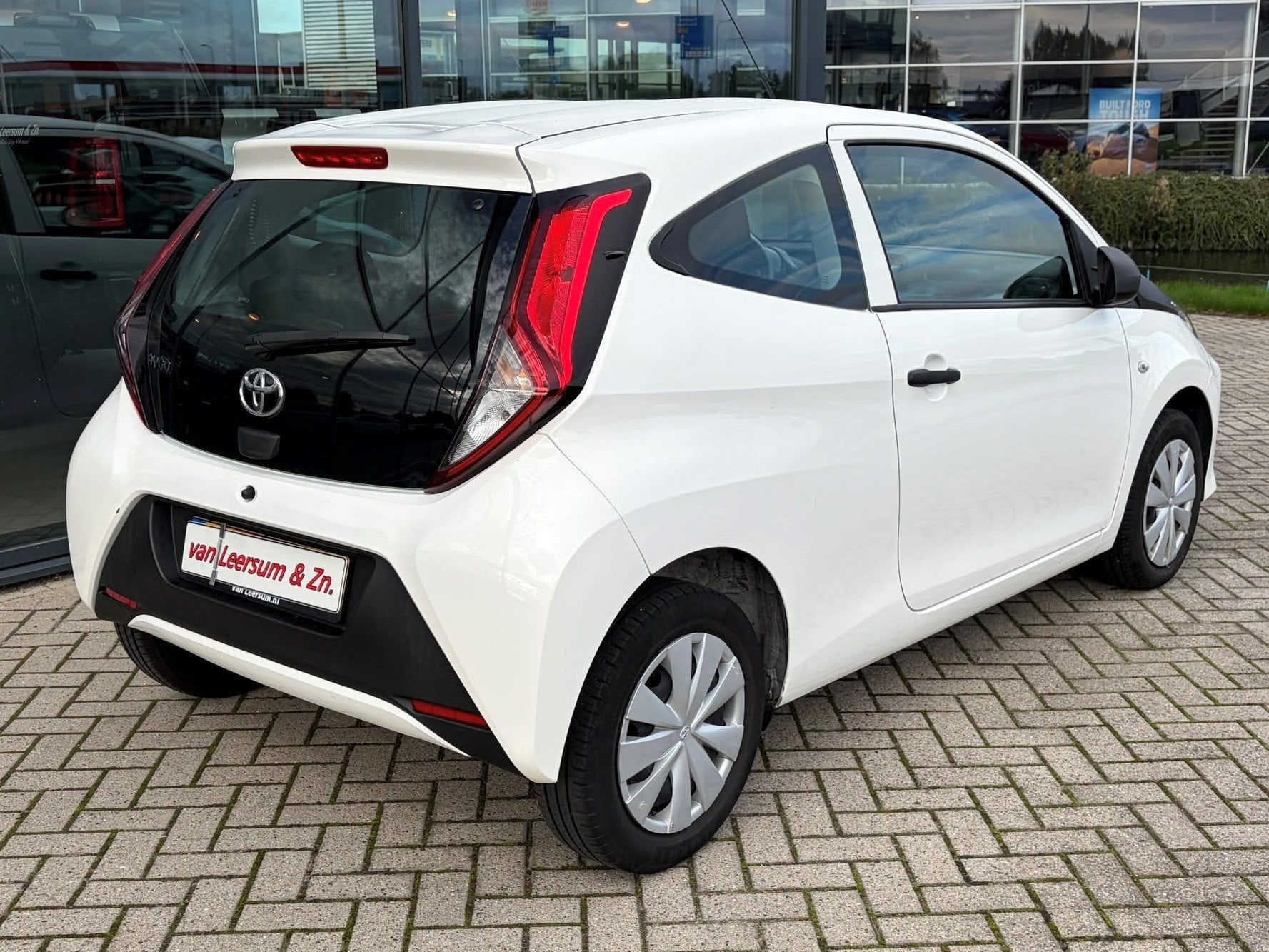 Foto 3 van Toyota Aygo 1.0 VVT-i x-fun | Airco | Electrische Ramen | 3