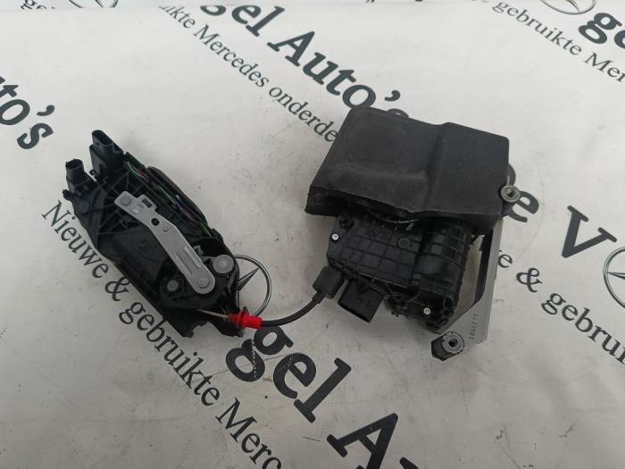Deurslot Mechaniek 4Deurs rechts-achter van een Mercedes V-K, Auto-onderdelen, Gebruikt, -, Ophalen of Verzenden, -