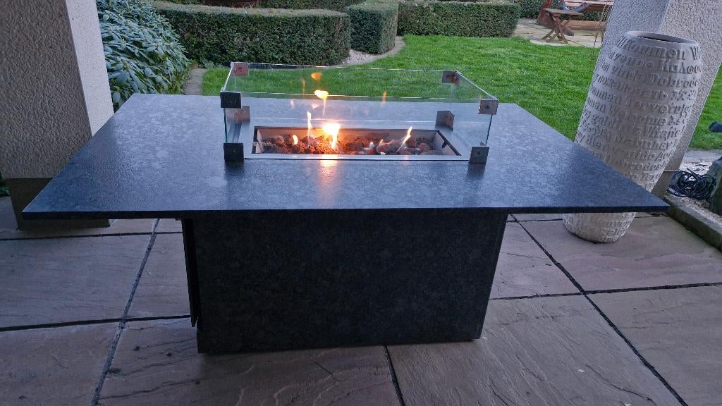 natuurstenen tuintafel met gasvuur, Ophalen, Gebruikt, Rechthoekig, Overige materialen