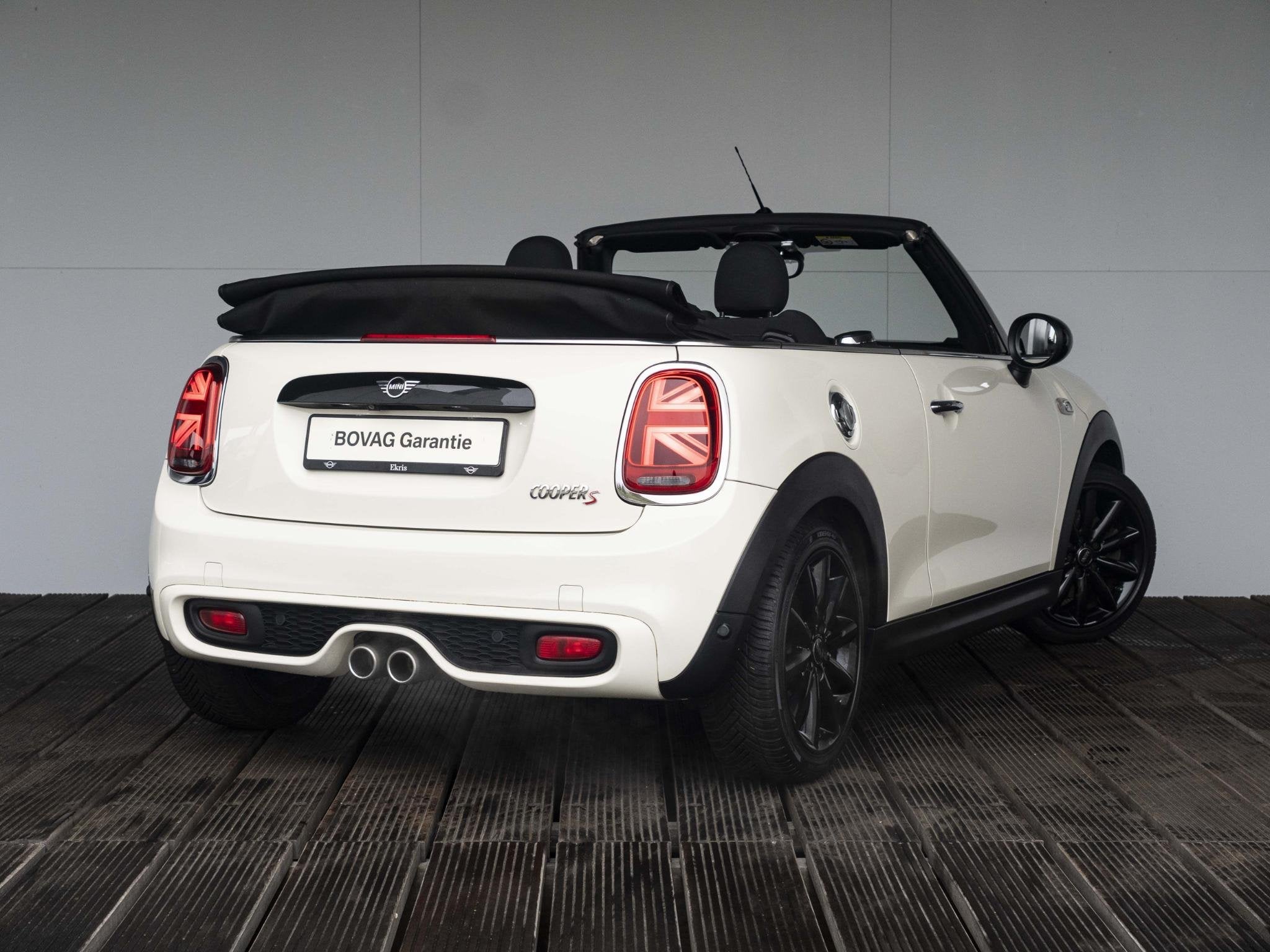MINI Cabrio Cooper S Chili + Serious Business | Apple Carpla, Auto's, Gebruikt, 4 stoelen, Leder en Stof, Wit