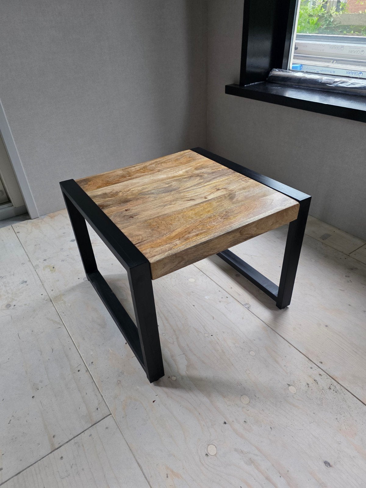 Mangohout bijzettafel L 60 x B 60 x H 45, Ophalen, Minder dan 45 cm, Vierkant, 55 tot 75 cm