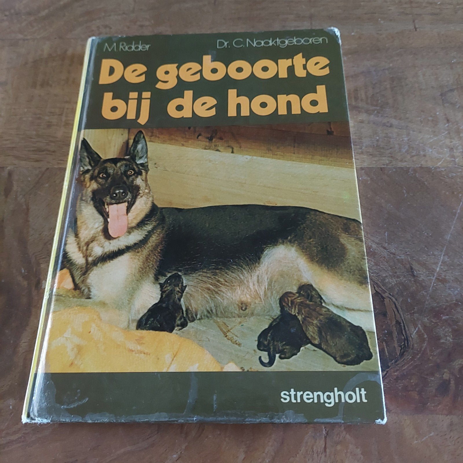 De geboorte bij de hond - M. Ridder & Dr. C. Naaktgeboren, Ophalen of Verzenden, Gelezen, Honden, M. Ridder & Dr. C. Naaktgeboren