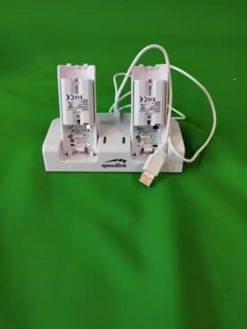 NIEUW! Duo oplader met 2 batterypacks Wii&Wii U voor €12,99, Overige genres, Eén computer, Ophalen of Verzenden, Vanaf 3 jaar