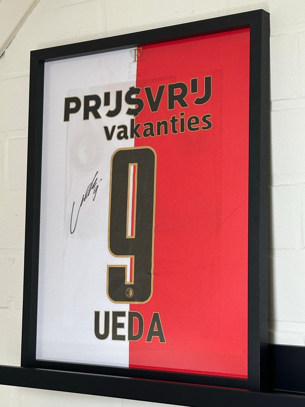 Feyenoord shirt Ueda ingelijst met handtekening, Oorspronkelijke maker, Overige typen, Ophalen of Verzenden, Zo goed als nieuw
