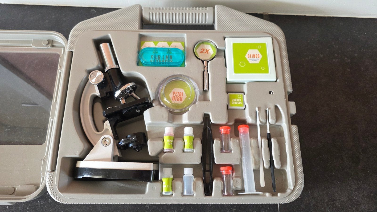 Leuke Celestron Microscoop set voor kinderen, Ophalen
