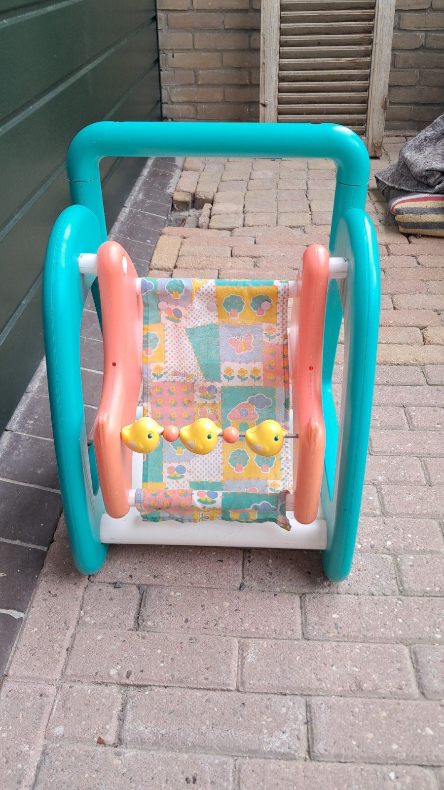 Poppenschommelstoel, Ophalen