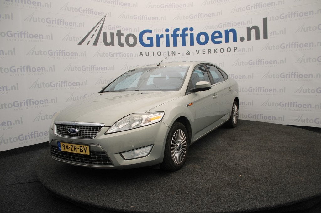 Ford Mondeo 1.6-16V Titanium ruime hatchback met navi, Voorwielaandrijving, 1596 cc, Stof, Gebruikt