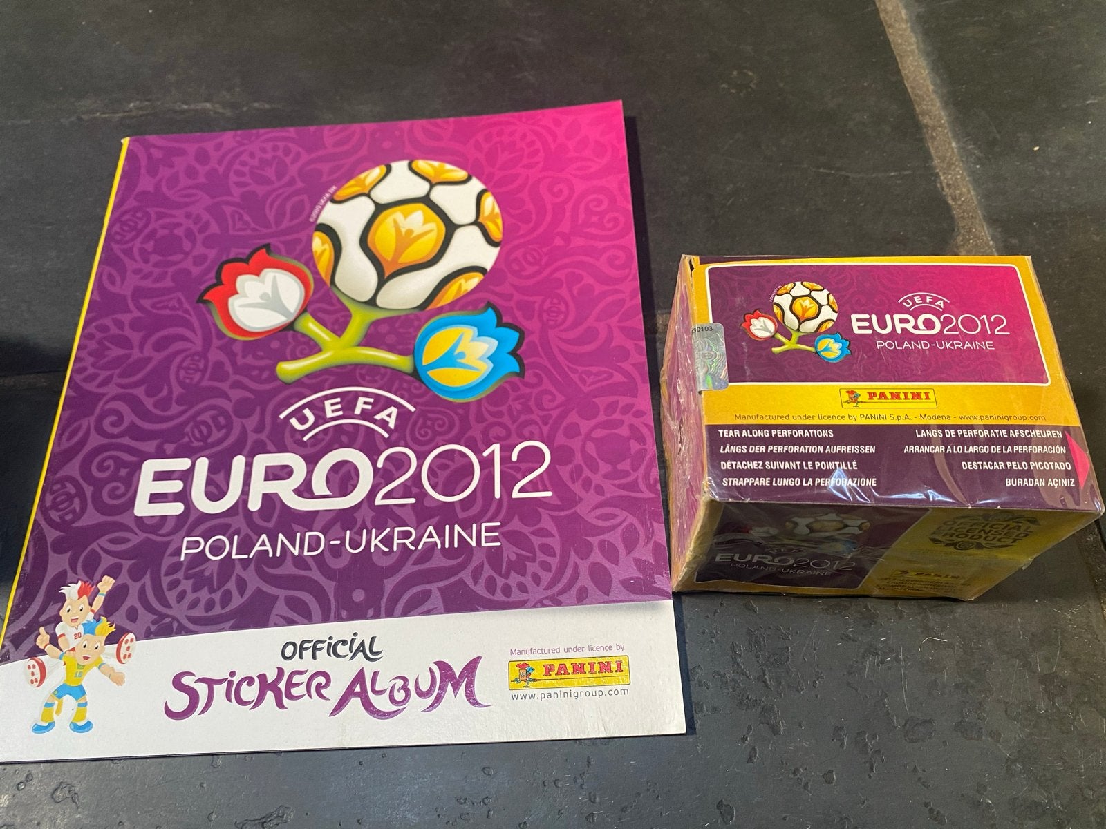 Panini UEFA EURO 2012 Sticker Album + Doosje Stickers, Ophalen of Verzenden, Nieuw, Sport