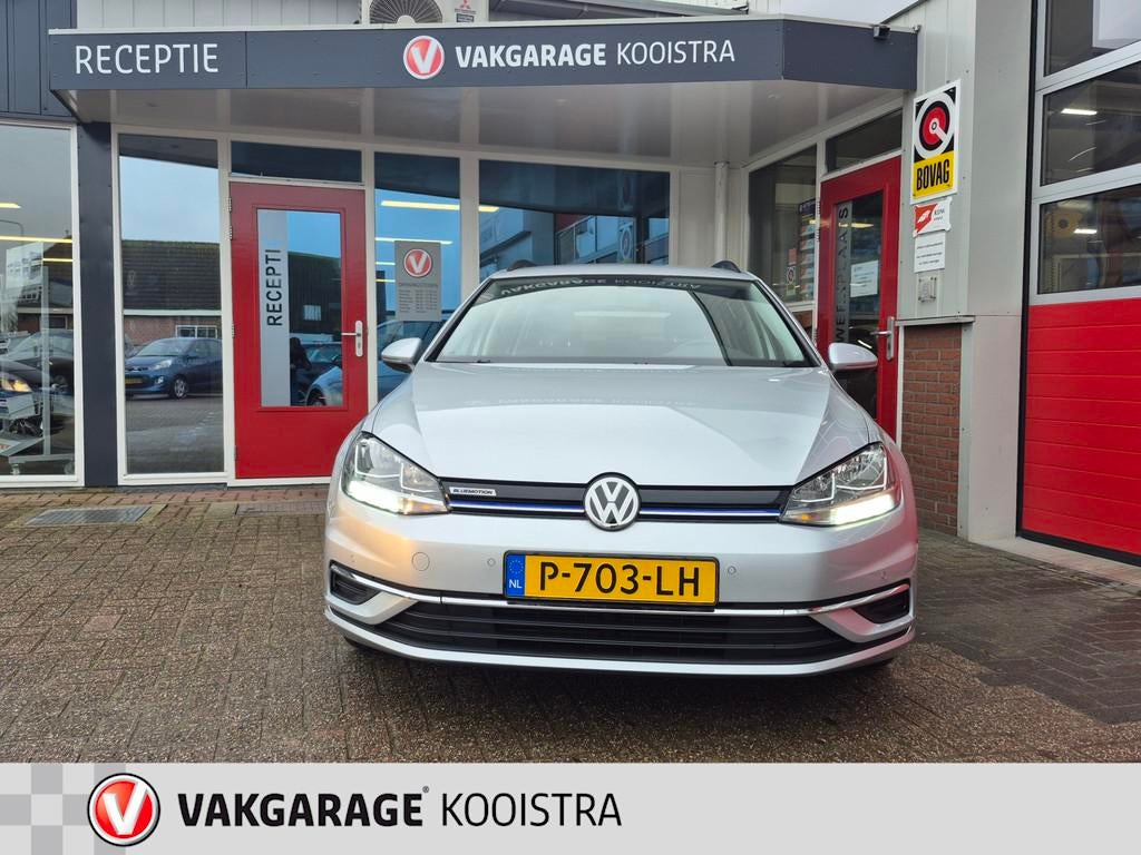 Volkswagen Golf 1.5 TSI Highline Navi|Cruise|, Auto's, 12 maanden, Stof, 4 cilinders, Bedrijf