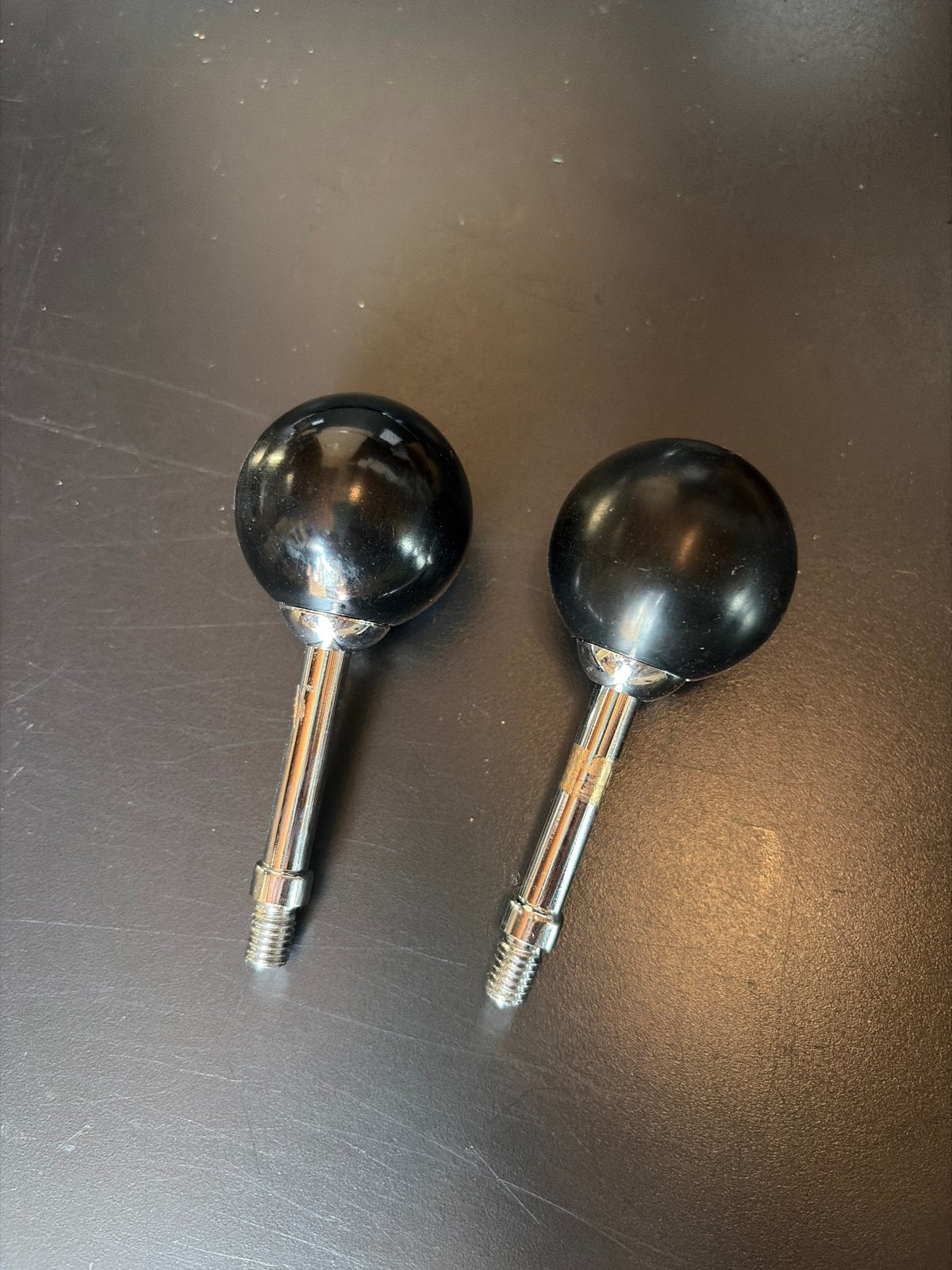 Set van 2 zwarte ronde biertap knoppen, Verzamelen, Ophalen of Verzenden, Gebruikt