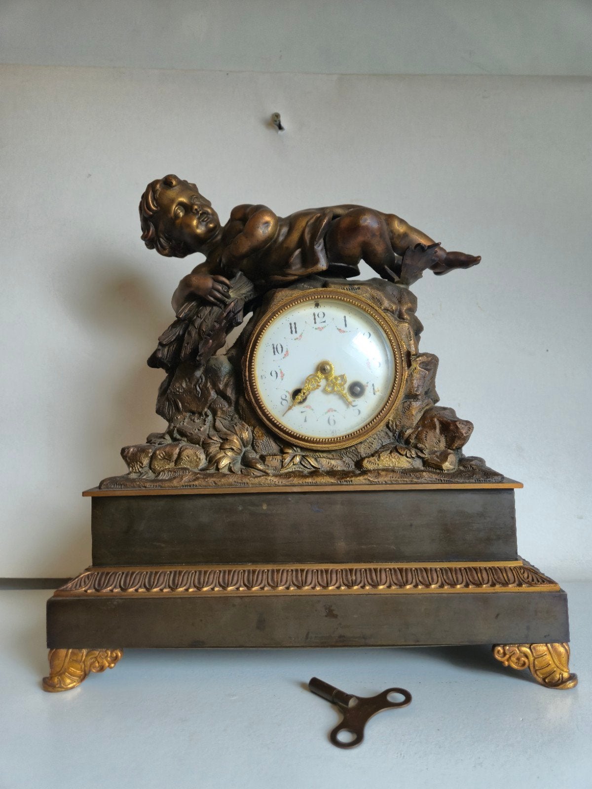 Antieke bronzen klok met cherubijn, Ophalen of Verzenden