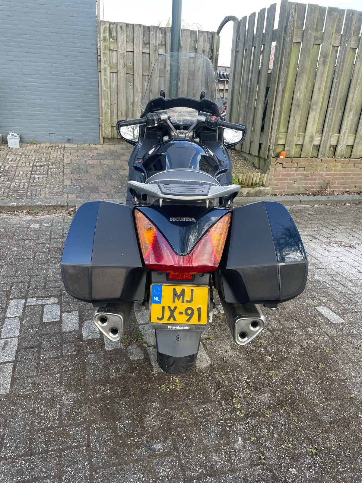 Honda Pan European ST1300 met de juiste opties en 92.400km, LED Verlichting, 4 cilinders, Motorrijbewijs A, Gebruikt